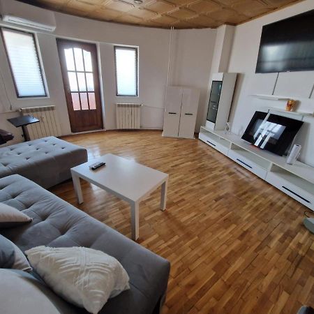 Apartment Piata Muncii With A View Bucharest Exterior photo